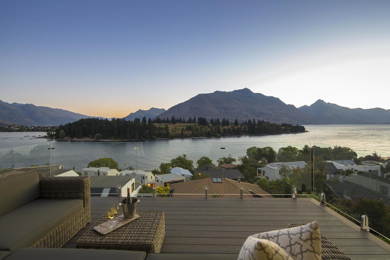 Lakefront Luxury By Amazing Accom Queenstown Exterior foto