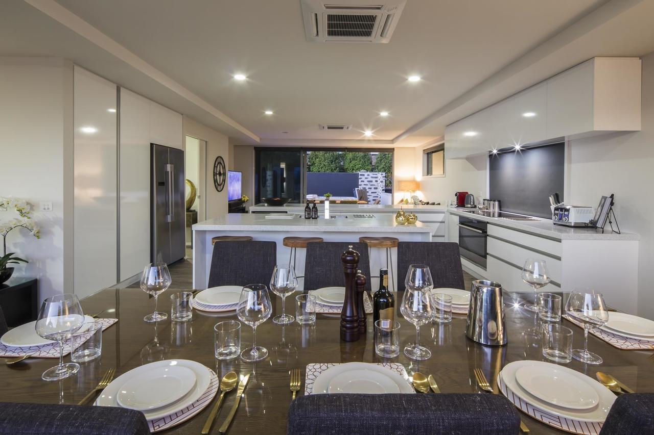 Lakefront Luxury By Amazing Accom Queenstown Exterior foto